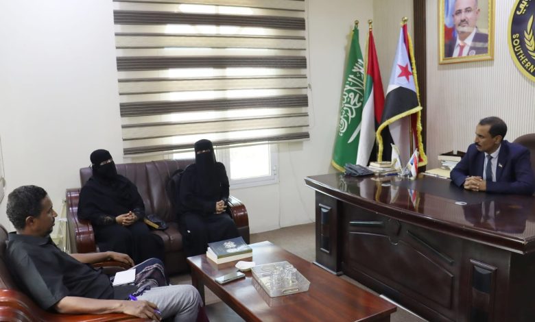 اخبار-حضرموت-|-باتيس-يلتقي-مدير-عام-الإدارة-العامة-لتنمية-المرأة-بديوان-محافظة-حضرموت-ويبحث-برامج-دعم-المرأة