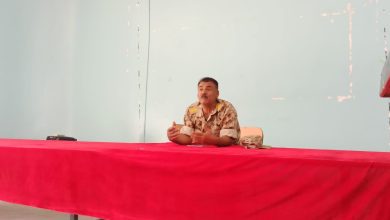 اخبار-حضرموت-|-النقيب-“بلحول”-يلقي-محاضرة-توجيهيه-عن-قيم-الولاء-الوطني-أمام-ضباط-وأفراد-قيادة-المنطقة-العسكرية-الثانية-بالمكلا
