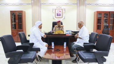 اخبار-حضرموت-|-#قائد-المنطقة-#العسكرية-الثانية-يستقبل-المؤرخ-والباحث-العسكري-اللواء-ناصر-المنهالي-بمكتبه-في-المكلا