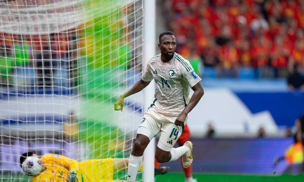 الرياضية: اتحاد جدة يقترب من تجديد عقد حسن كادش