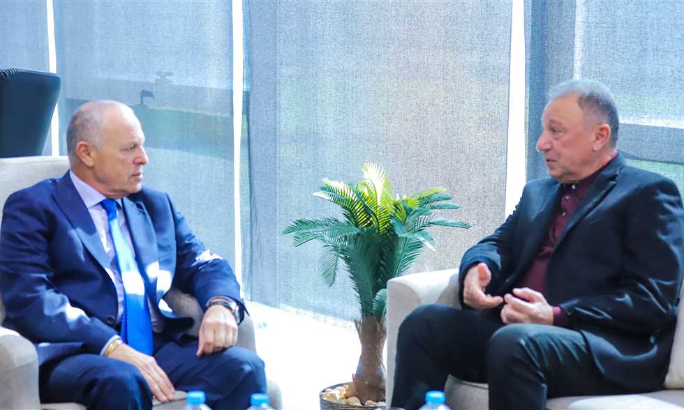 أبو ريدة يهنئ الخطيب لفوزه في انتخابات الأهلي