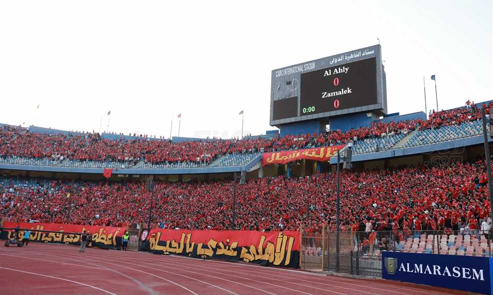الأهلي يعلن موافقة الأمن على حضور السعة الكاملة للجماهير أمام شبيبة القبائل