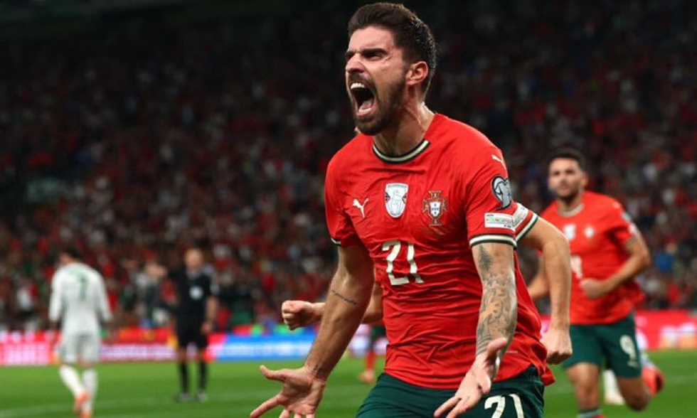 بعد بونو وسافيتش.. الهلال يتفق مع نيفيز على تجديد تعاقده