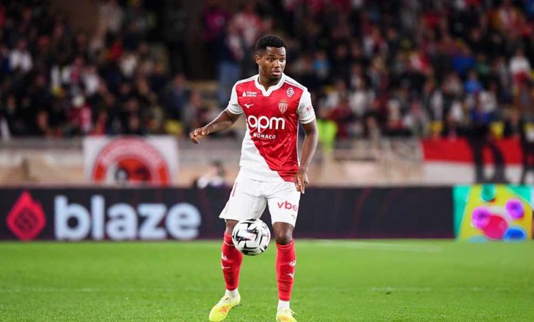 تقرير: بسبب مدربه الجديد.. برشلونة يفكر في قطع إعارة فاتي