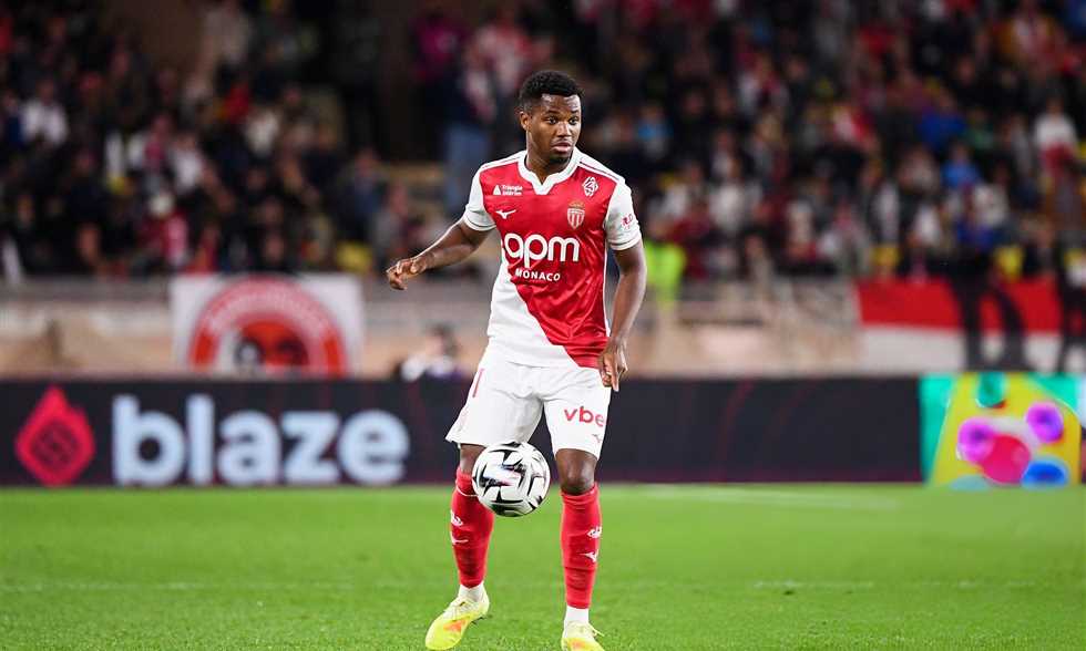 تقرير: بسبب مدربه الجديد.. برشلونة يفكر في قطع إعارة فاتي