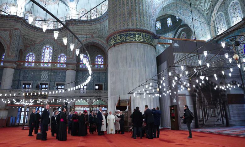 تركيا تزيل مطعماً شعبياً بعد مخالفة صادمة (فيديو)