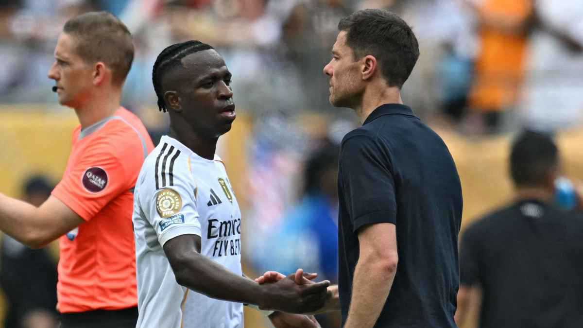 الأمر يتعلق بالاحترافية والروح.. رد ناري من نجل بيكهام على رونالدو