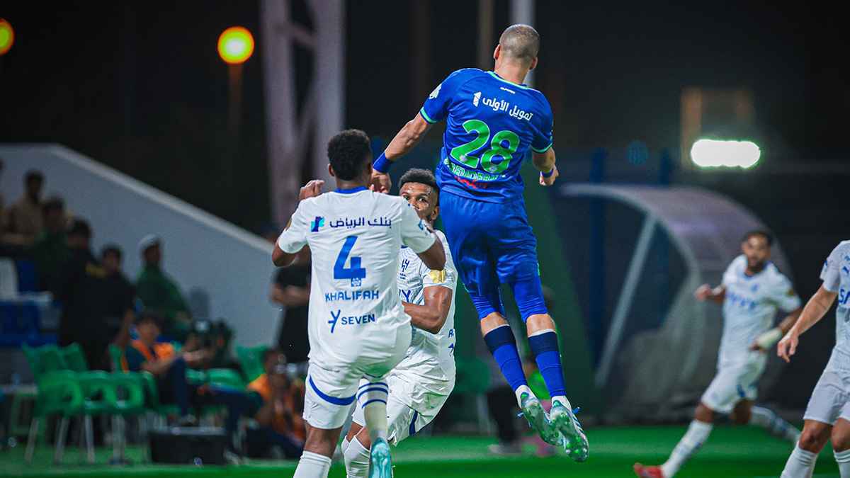 نادٍ فاسد.. رئيس برشلونة السابق يشن هجومًا غير مسبوق على ريال مدريد