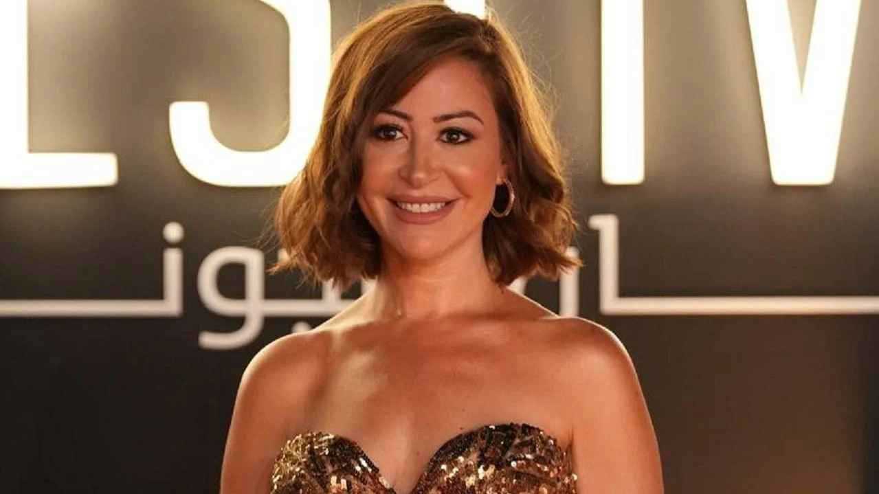 رجل يثير الغضب بسرقة هاتف شاب أصُيب بنوبة صرع (فيديو)