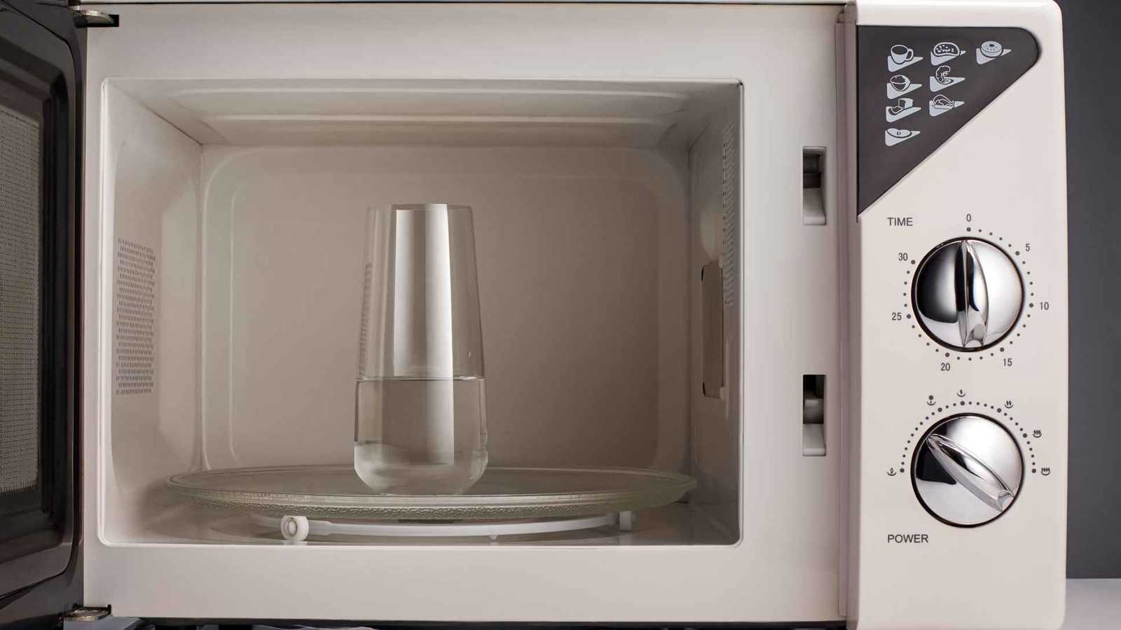 بمشهد لافت.. مناسبة وطنية توقف الحياة تماماً في تركيا (فيديو)