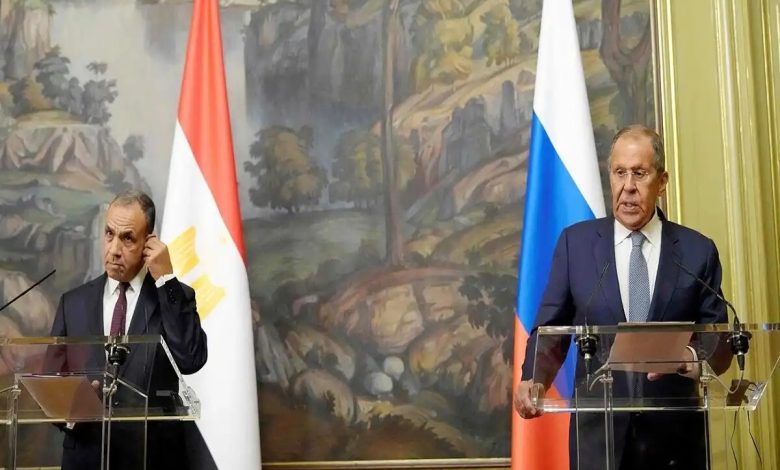 اتصال هاتفي بين لافروف وعبد العاطي حول تعزيز الشراكة الروسية المصرية