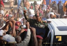 البرهان يزور مراكز إيواء نازحي الفاشر بمدينة الدبة