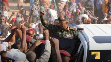 البرهان يزور مراكز إيواء نازحي الفاشر بمدينة الدبة