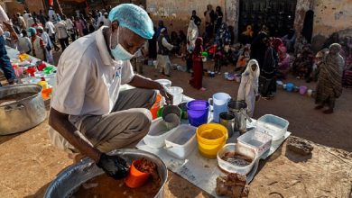 الحكومة السودانية تقدم رؤيتها للهدنة الإنسانية بينما تشير "الرباعية" إلى احتمال فرضها بالقوة