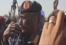 صحفي سوداني: البرهان كشف عن لقاء سري مع "مسؤول إماراتي"