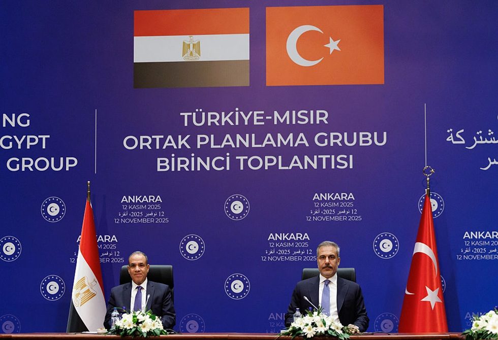 القاهرة وأنقرة تبحثان مشروع "قوة الاستقرار الدولية" في غزة وتركيا تنتظر "احترام إسرائيل التزاماتها"