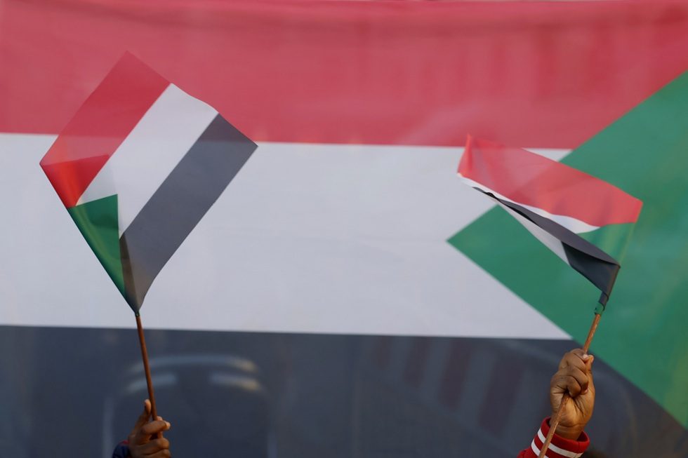 خبراء ومدافعون عن حقوق الإنسان يقدمون تقريرا سريا للجنائية الدولية عن مزاعم تواطؤ أجنبي بحرب السودان