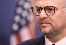 قائد الجيش السوداني: ورقة "الرباعية" عبر مستشار ترامب أسوأ ورقة يتم تقديمها