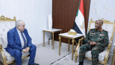 السودان.. البرهان يلتقي المبعوث الخاص للأمين العام للأمم المتحدة