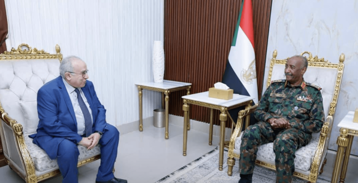 السودان.. البرهان يلتقي المبعوث الخاص للأمين العام للأمم المتحدة