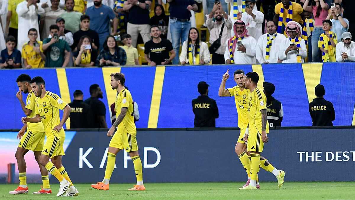 بأمر مجلس الإدارة.. أول تحرك لتجديد عقد نجم الزمالك