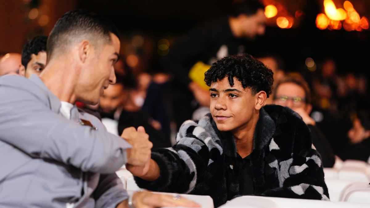 ترك النيران مشتعلة.. لماذا يتجاهل فلورنتينو بيريز