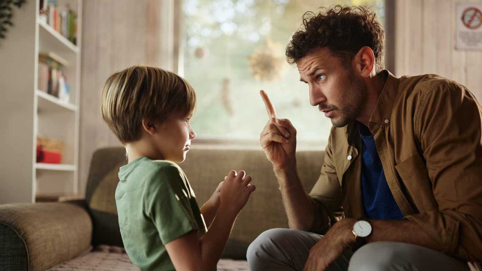 كيف تؤدب أطفالك دون تدمير معنوياتهم؟