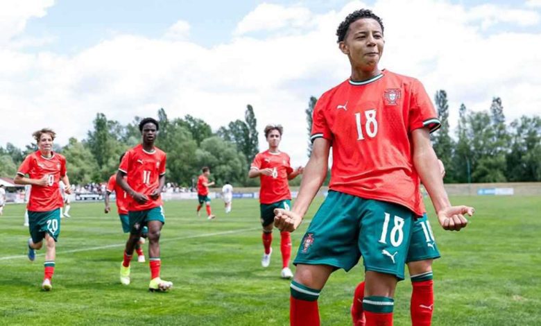 لماذا احتفظ جواو فيليكس بالكرة قبل تنفيذ رونالدو ضربة الجزاء أمام الفيحاء؟