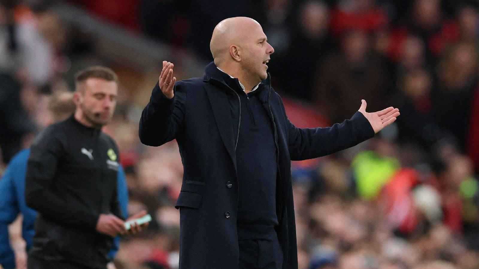 كاد أن يتسبب في خسارة تاريخية.. تشابي ألونسو يورط ريال مدريد بـ 3 أخطاء كارثية