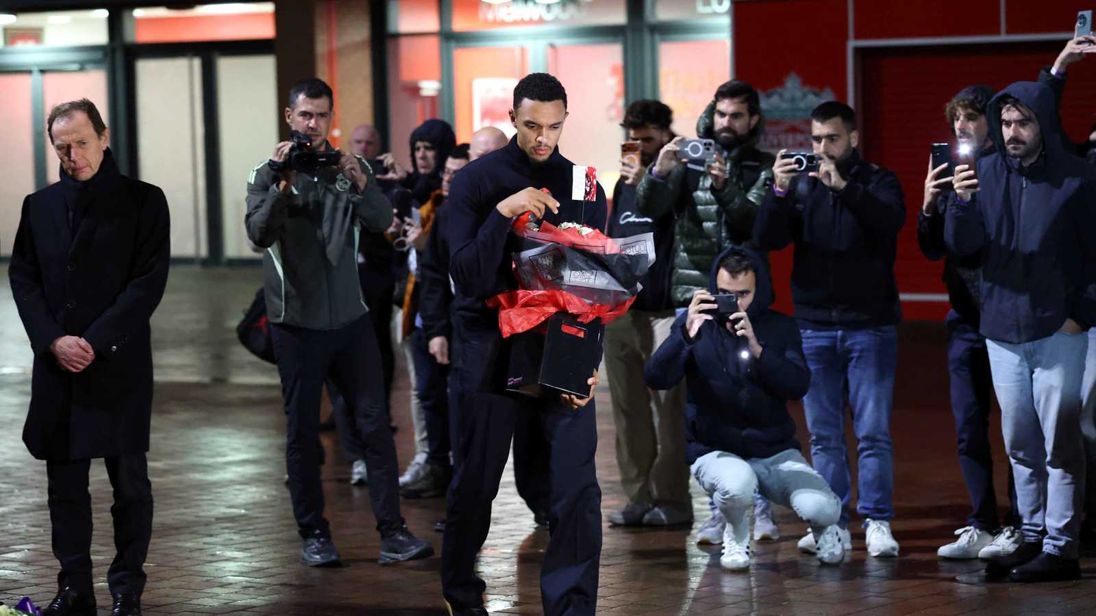 كشف سرا.. رونالدو يصف رد فعل جورجينا حينما منحها خاتم الـ 5 ملايين دولار