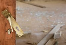 بدر الشعيبي يجسد شخصية مايكل جاكسون في مسرحية بالكويت