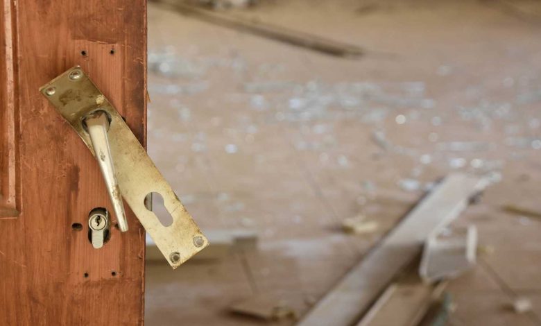 بدر الشعيبي يجسد شخصية مايكل جاكسون في مسرحية بالكويت