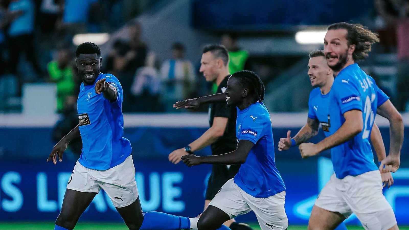 لا تجددوا عقده وتخلصوا منه.. مطالبات بطرد نجم ليفربول