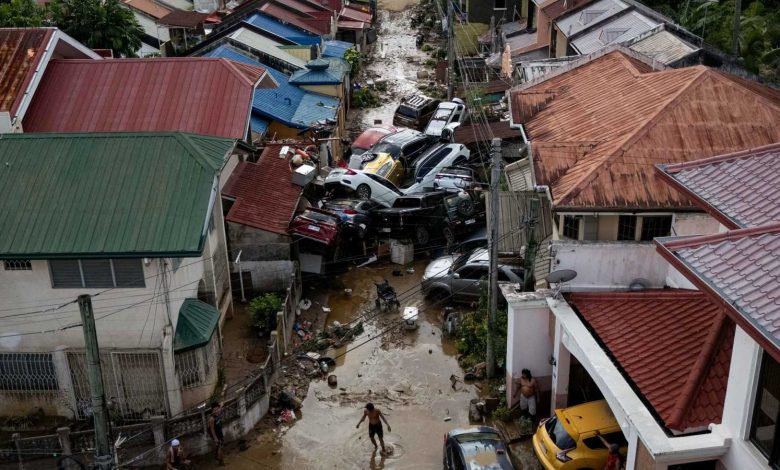 بعد سنوات من اختفائه.. أم سورية تتعرف على رفات ابنها من صورة في جيبه