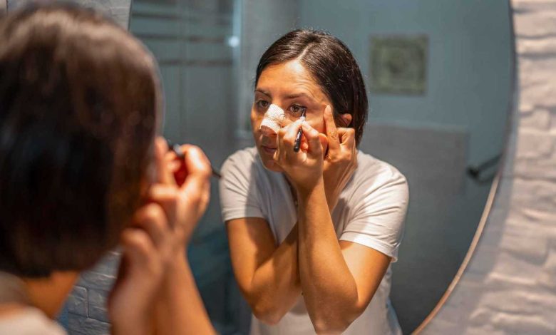 في عز الشتاء.. طلبة يقاسون البرد من أجل تحية المعلمين (فيديو)