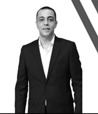 تفاصيل جنازة نجم الزمالك الراحل محمد صبري.. غياب مجلس الإدارة بإستثناء عضو واحد- صورة