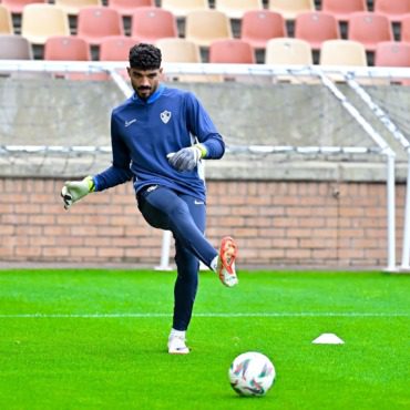 التركيز على الكرات العرضية والتسديدات في مران حراس الزمالك