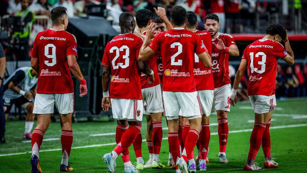 مستعد لدفع 150 مليون يورو.. عملاق إنجلترا يتحرك لضم فينيسيوس