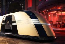 يظهر في الصورة الملياردير الأمريكي إيلون ماسك المدير التنفيذي لشركة