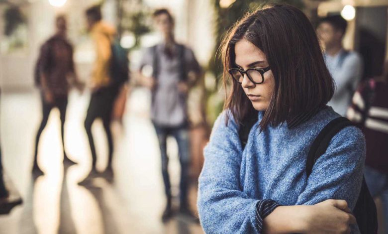 رضيع يفقد لسانه ويصارع الموت بعد شربه منظف مجاري