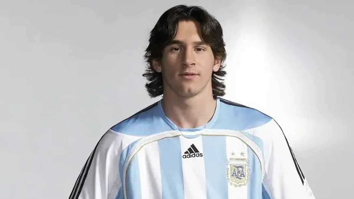 وافق على خفض راتبه.. نجم الأهلي السعودي يضحي من أجل الرحيل