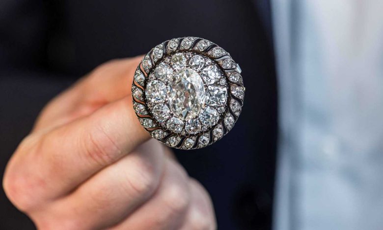 ذي غلوينغ روز