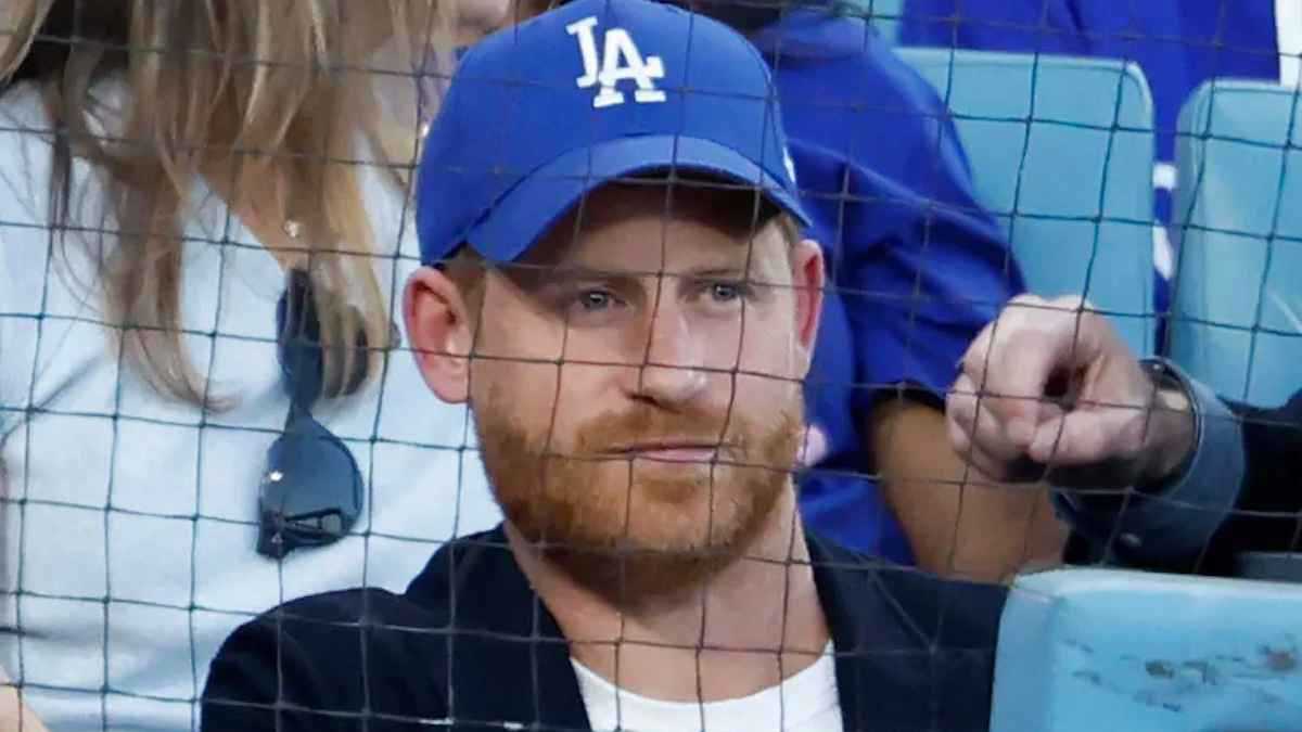 مصر تعد وثائقياً عن نقل قناع توت عنخ آمون للمتحف الكبير