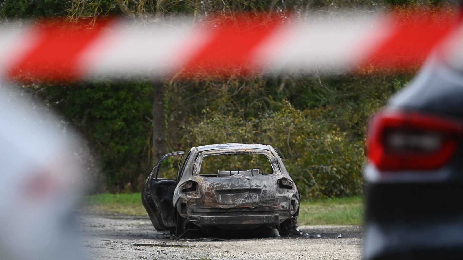 شاب يتحدى إعاقته ويصبح مصدر إلهام للمسافرين (فيديو)