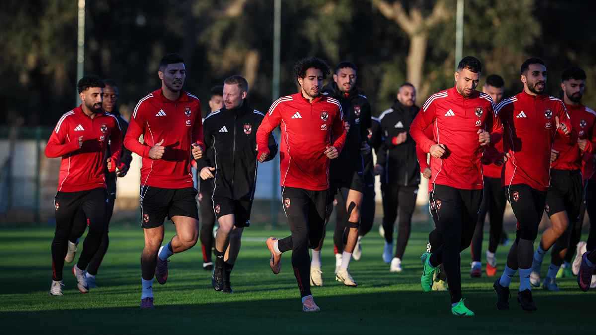 دوري أبطال أفريقيا وقمة كأس خادم الحرمين.. مواعيد مباريات اليوم والقنوات الناقلة