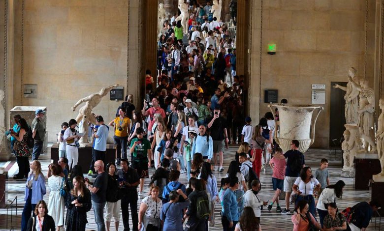 عن 78 عاماً.. محمد رمضان يعلن وفاة والده