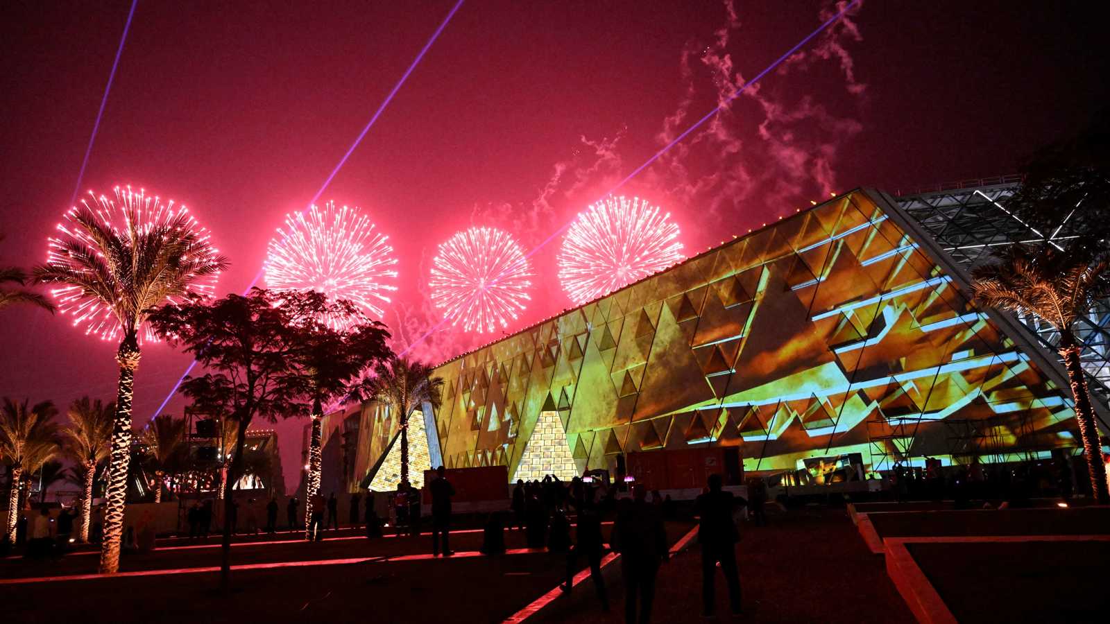 5 عادات مشتركة تضمن دوام الحب بين الأزواج