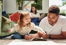 بدر الشعيبي يجسد شخصية مايكل جاكسون في مسرحية بالكويت