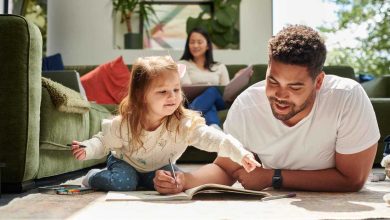 بدر الشعيبي يجسد شخصية مايكل جاكسون في مسرحية بالكويت