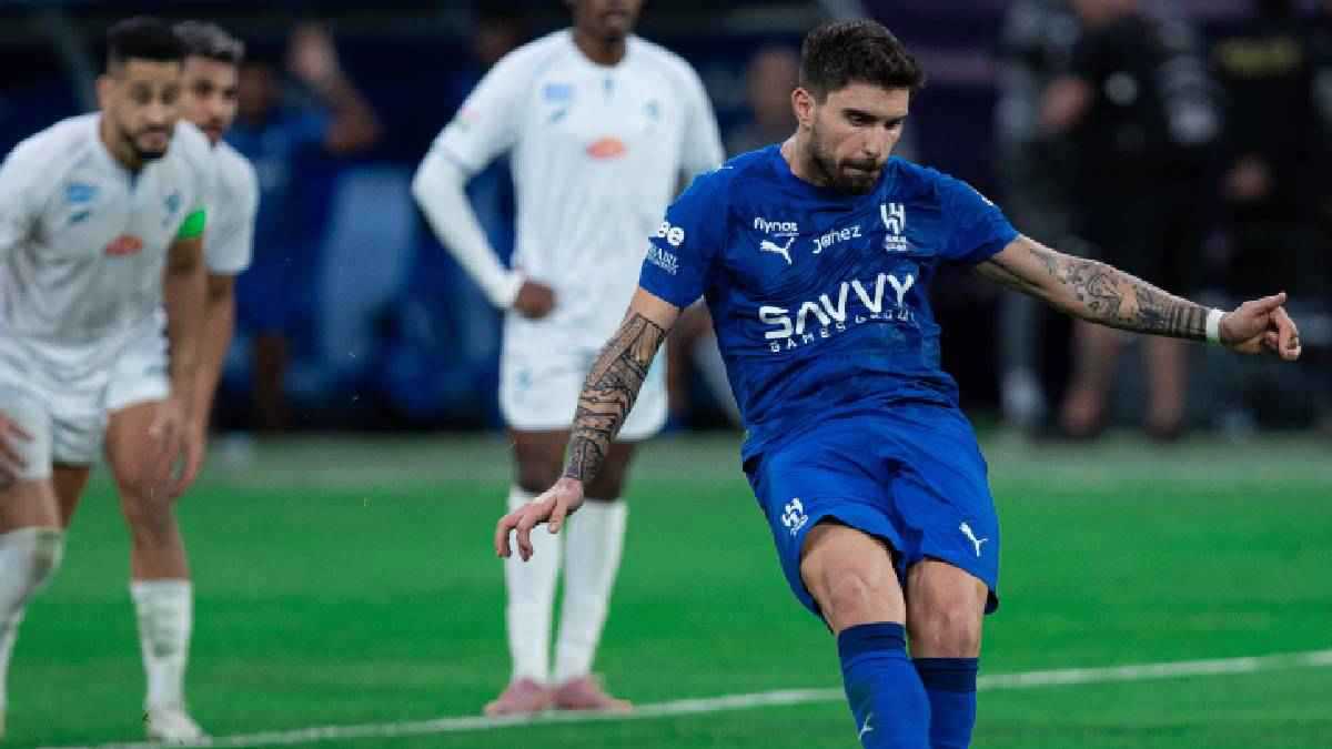 تصرف صادم من عادل بولبينة قبل كأس العرب